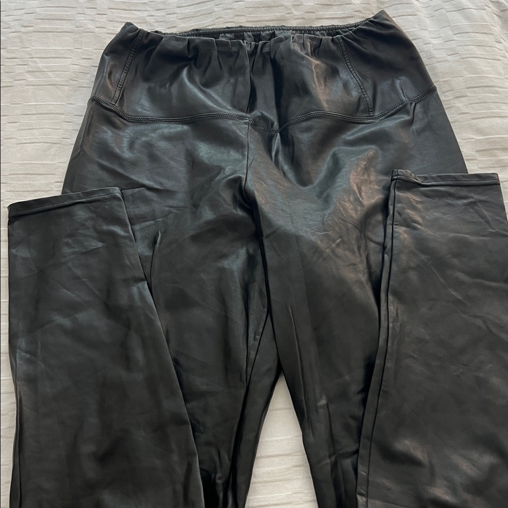 Wilfred Aritzia Vegan Leather Black Leggings